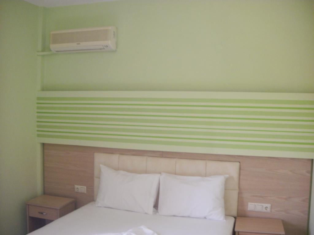 Klimis Rooms & Apartments Potos Room photo
