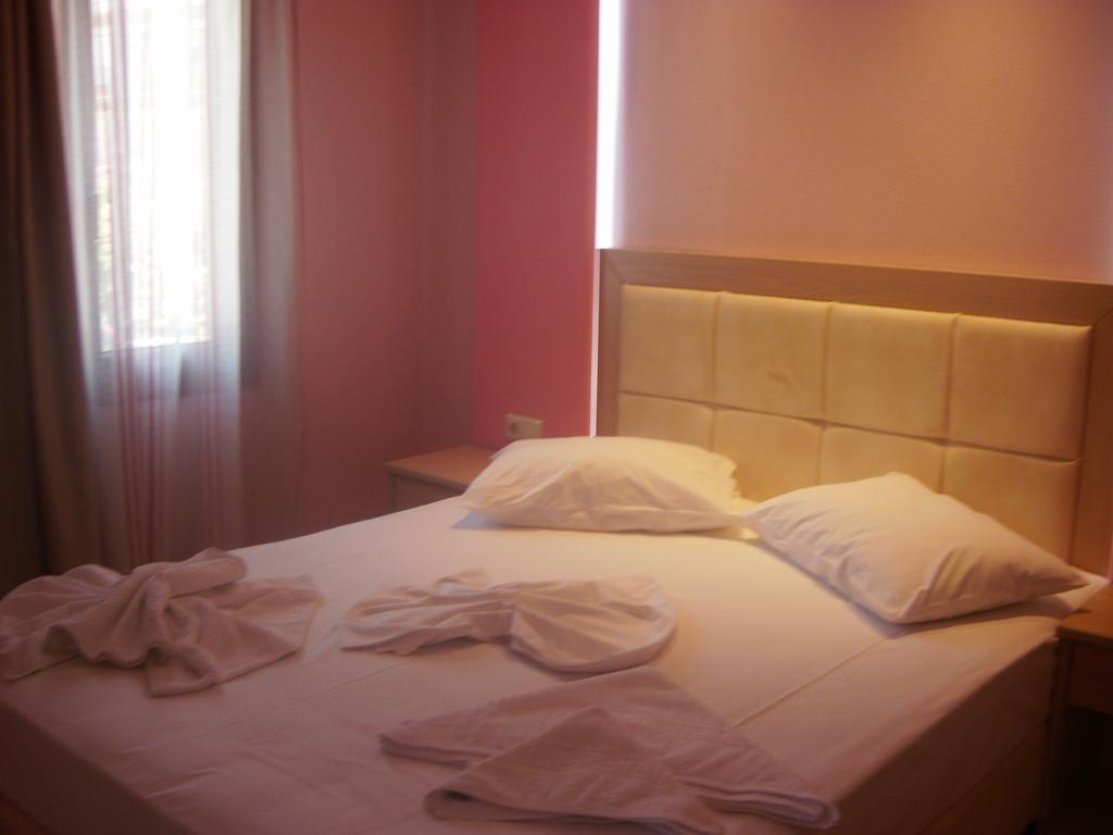 Klimis Rooms & Apartments Potos Room photo