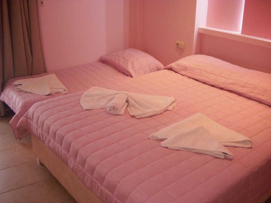 Klimis Rooms & Apartments Potos Room photo